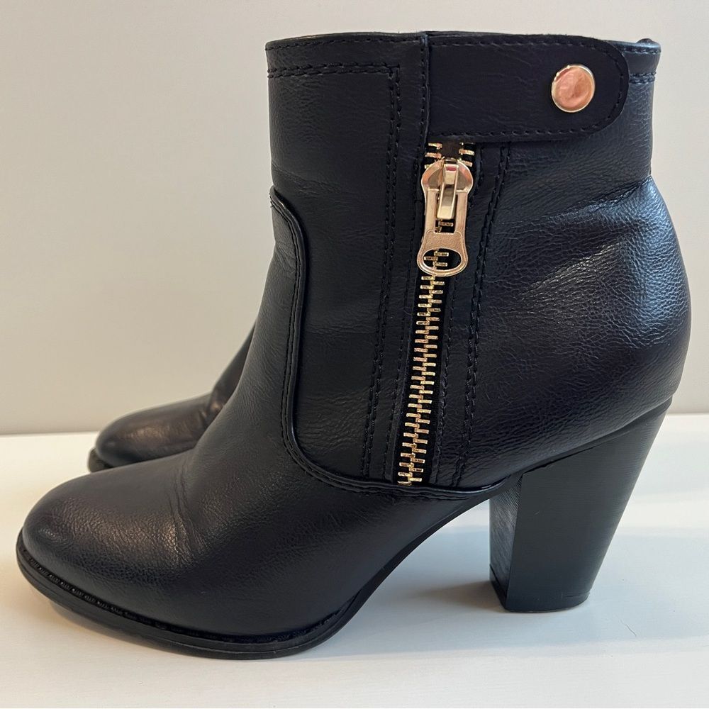 Apt. 9 Black Leather Ankle Boots with Gold Zipper - Women’s Size 8.5